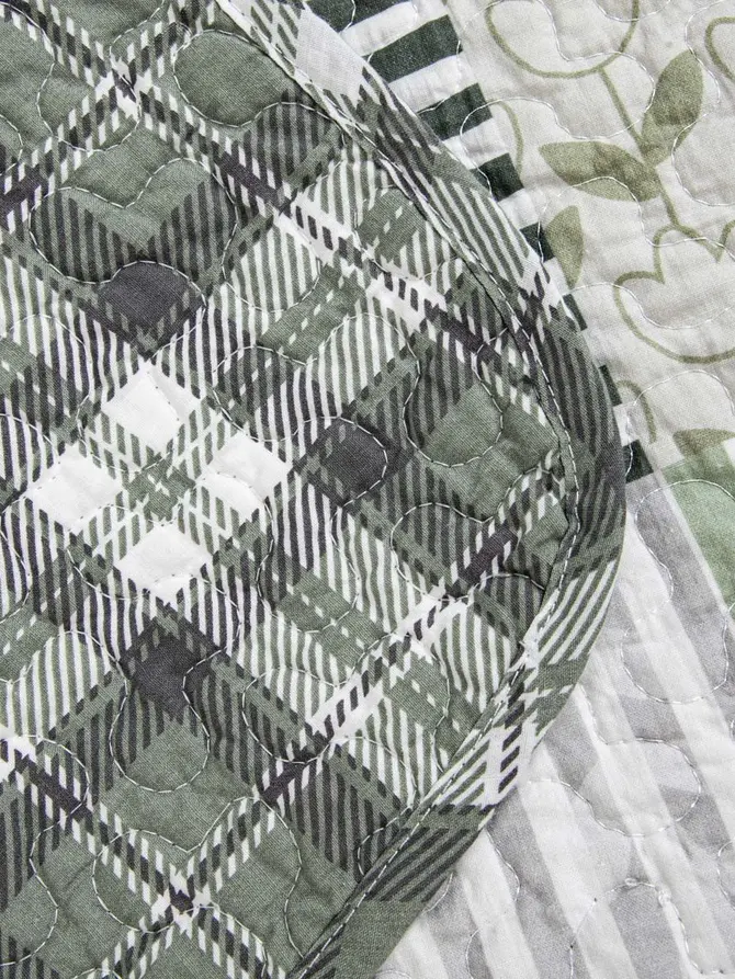 Narzuta PATCHWORK bawełniana w oliwkowy wzór z pikowaniem 200x220 cm