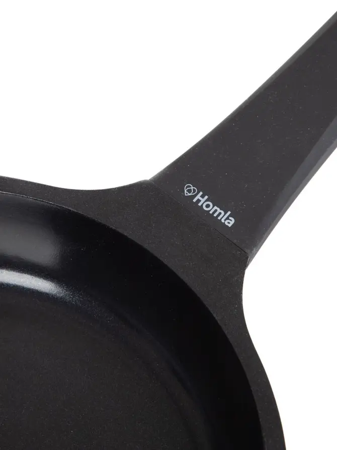 Patelnia TRISTAN z powłoką ceramiczną ILAG czarna 24 cm