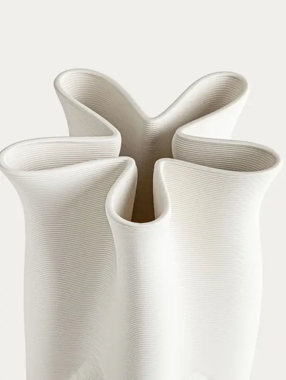 Wazon LIGNE ceramiczny wykonany w technologii druku 3D 18,4x24,5 cm