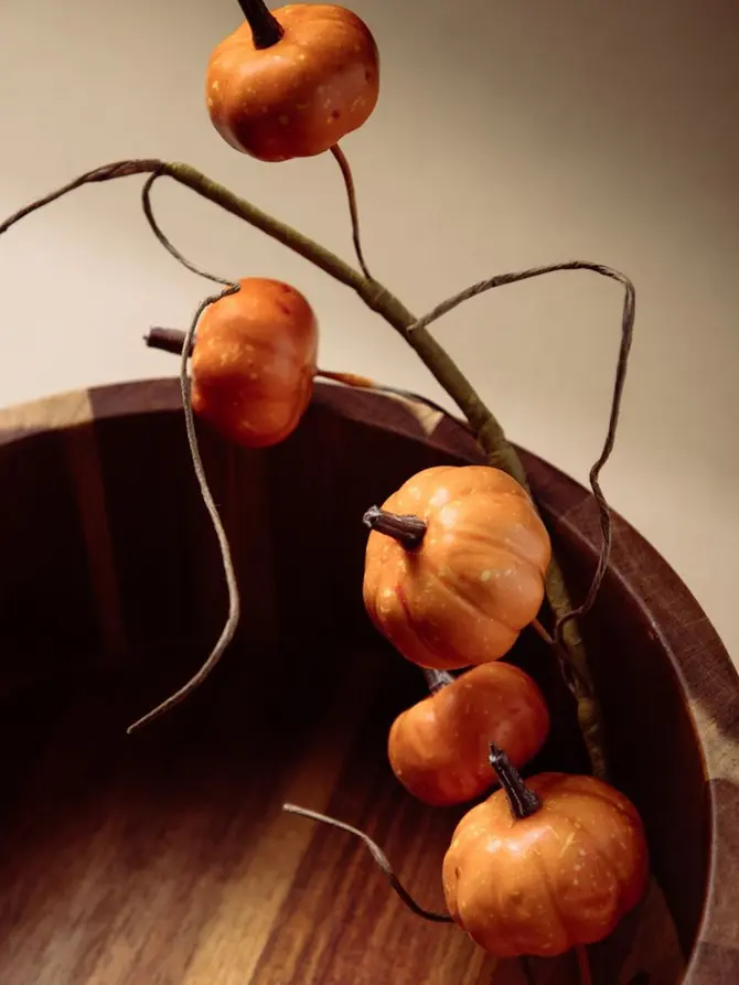 Gałązka sztuczna AUTUMN AURA dynie pomarańczowe 64cm
