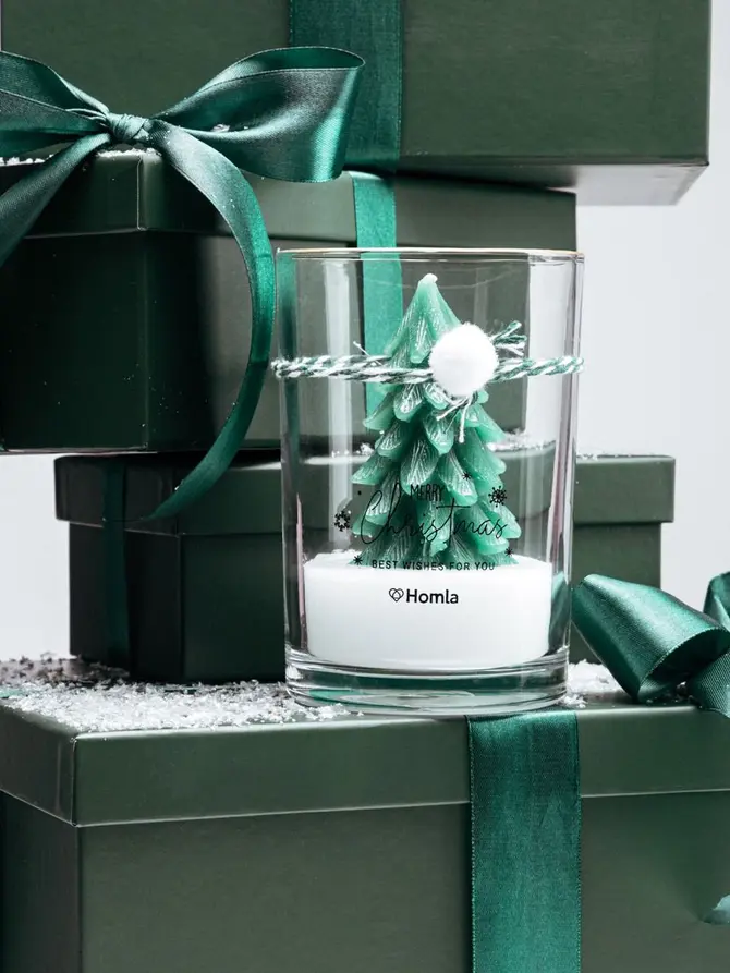 Świeca dekoracyjna SNOWFALL Choinka zielona 230 g