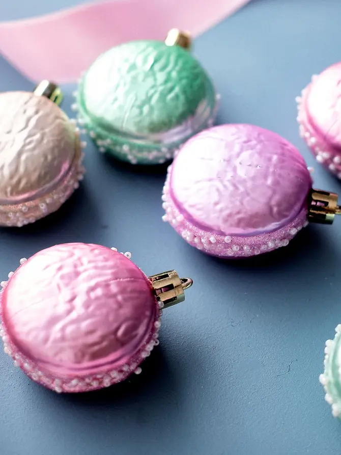Zestaw bombek MACARONIE zawieszki makaroniki 9 szt. 5 cm