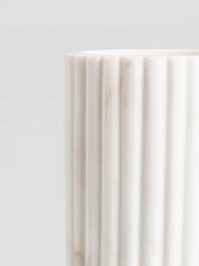 Pojemnik MARBLE STRIPES na utensylia marmurowy ryflowany 13x10,5 cm