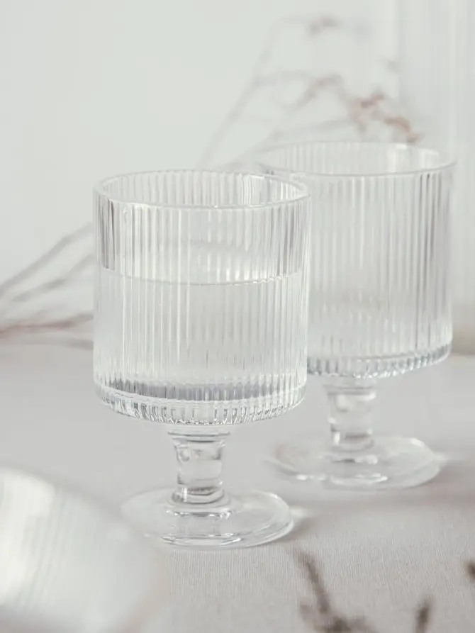 Zestaw kieliszków LYNNASO ryflowanych, 2 szt. 0,23 l