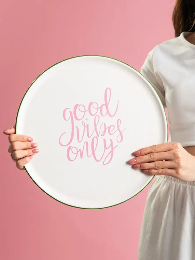 Talerz SERRA do pizzy "good vibes only" 32 cm