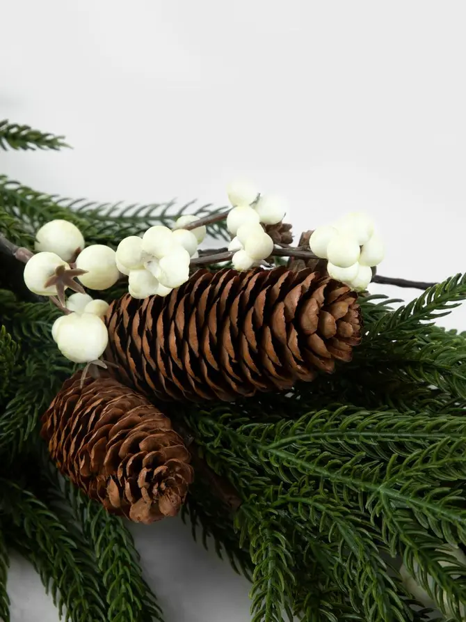 Girlanda LARCH z białymi dodatkami 160 cm