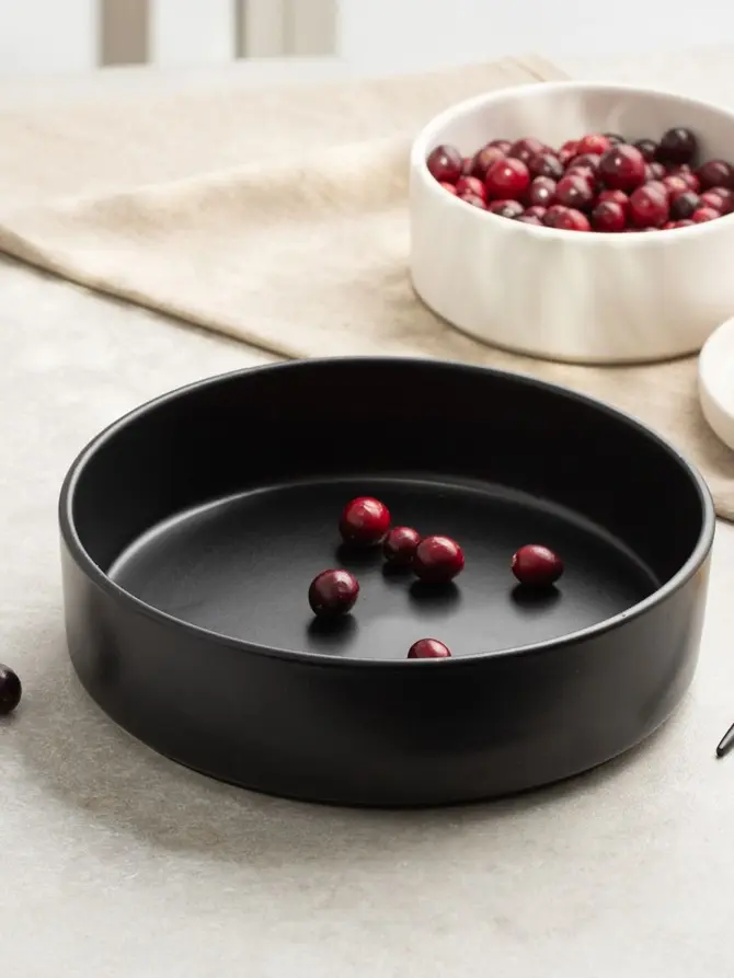 Misa FAMELIO sałatkowa czarna 21 cm