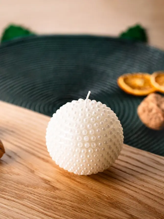 Świeca dekoracyjna PEARLY kula z perełek 175 G
