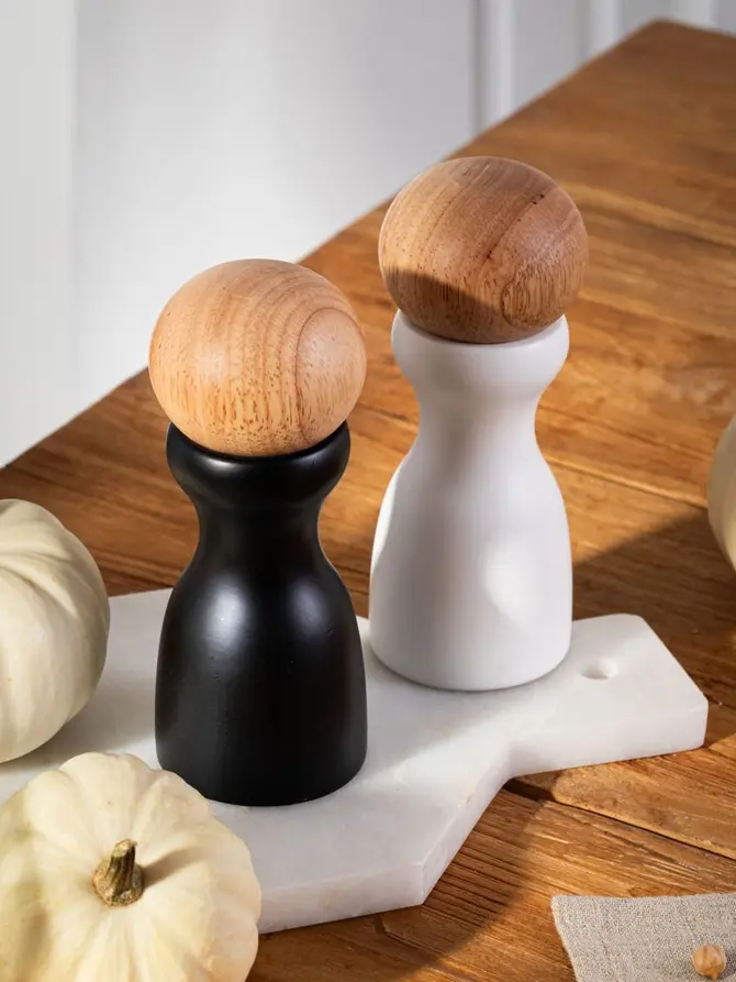 Zestaw młynków NEWGRIND 2 szt., biały i czarny 15,5 cm