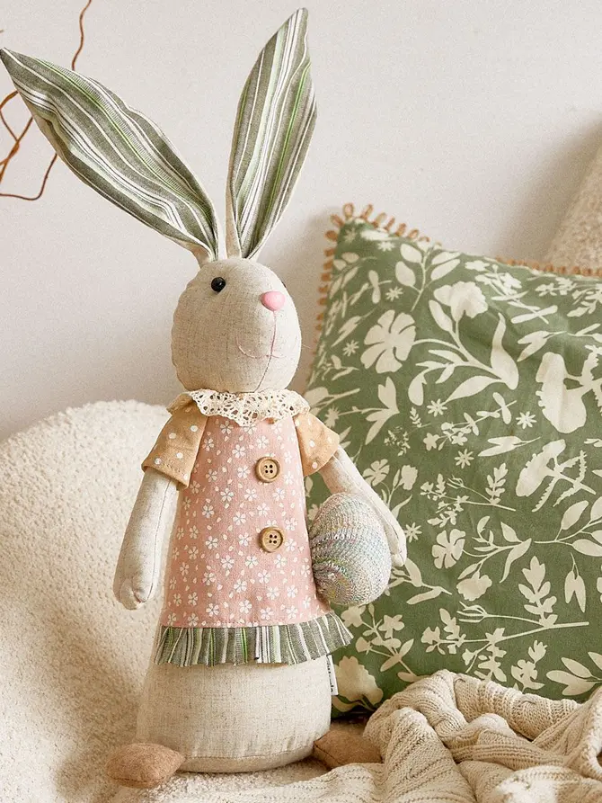Skrzat CARROT stojący zając wielkanocny z jajkiem 55 cm