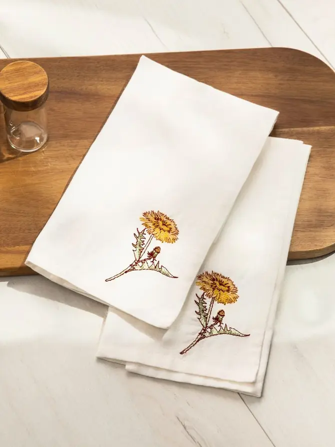 Zestaw 2 szt. napkinów MEADOW FLOWERS z haftowanym mleczem 45x45cm