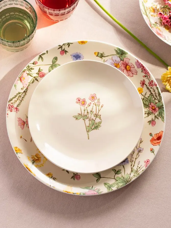 Talerz MEADOW FLOWERS deserowy z różowymi kwiatami 19 cm