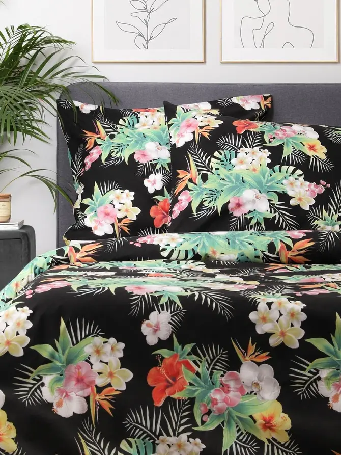 Pościel TROPICAL z mikrofibry czarna z motywem kwiatowym 200x220 cm