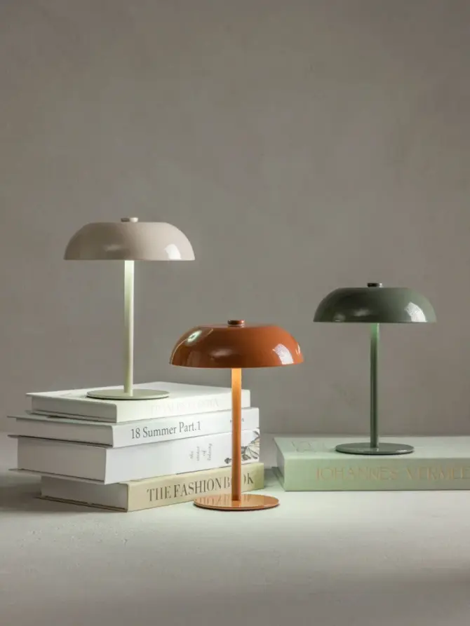 Lampka stołowa PIXEL metalowa karmelowa 15,5x15,5x20,5 cm