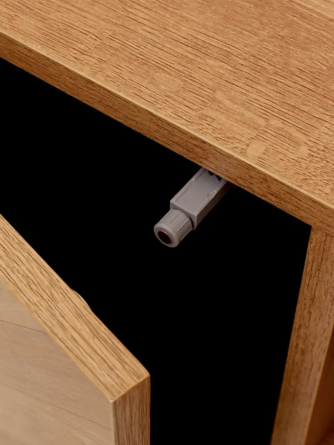 Szafka RTV SWEN natural z metalowymi nogami 120x38x60 cm