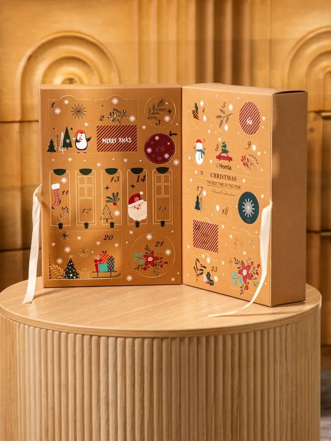 Kalendarz adwentowy SANTA'S SELECTIONS świąteczny ecru 24 SZT