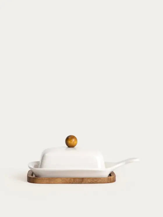 Maselniczka FINCAN porcelanowa z akacjową podstawką 22 cm