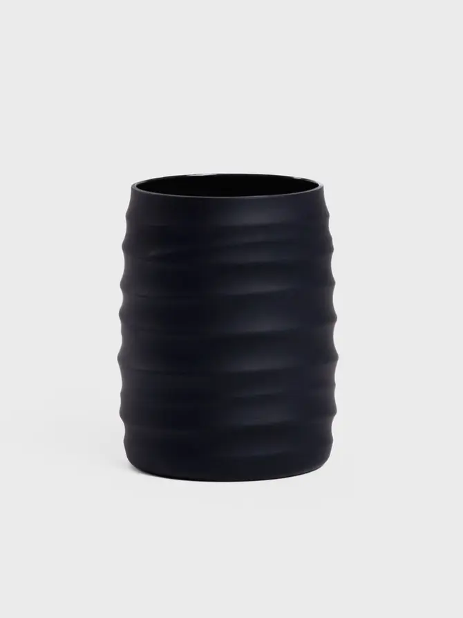 Kubek łazienkowy TORUS z tłoczeniem czarny 8,2x8,2x11 cm