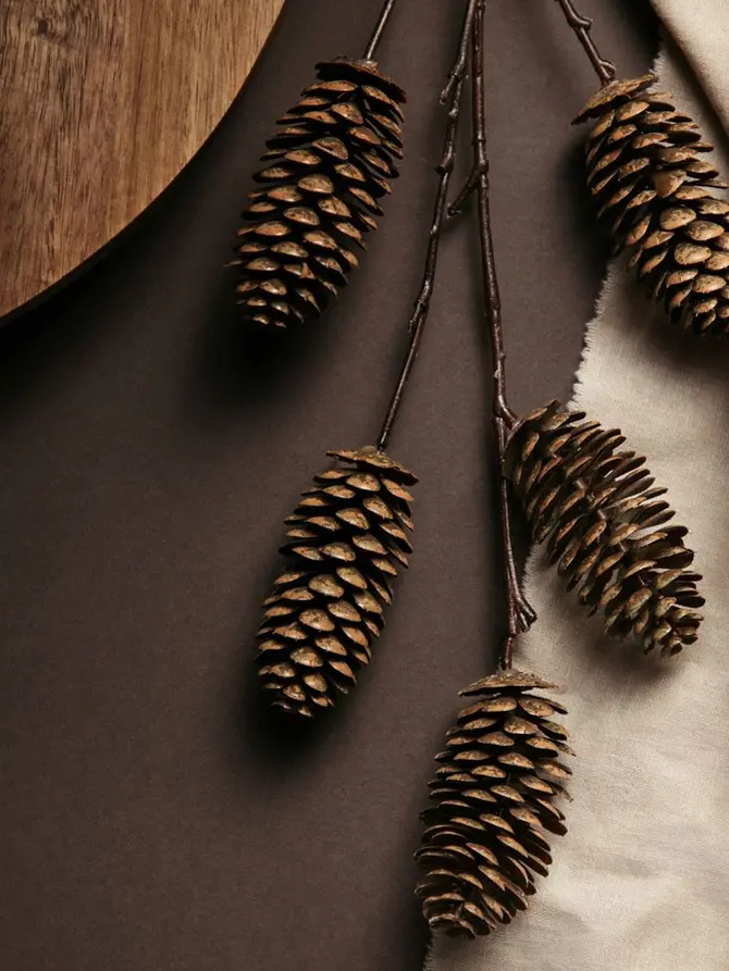 Gałązka sztuczna PINECONE szyszki 76 cm