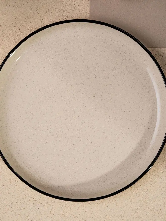 Talerz AZRA deserowy z czarnym rantem 20 cm