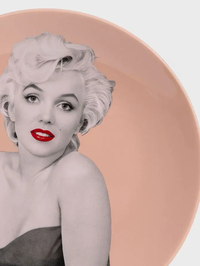 Talerz MONROE LOVE deserowy z wizerunkiem Marilyn różowy 19 cm
