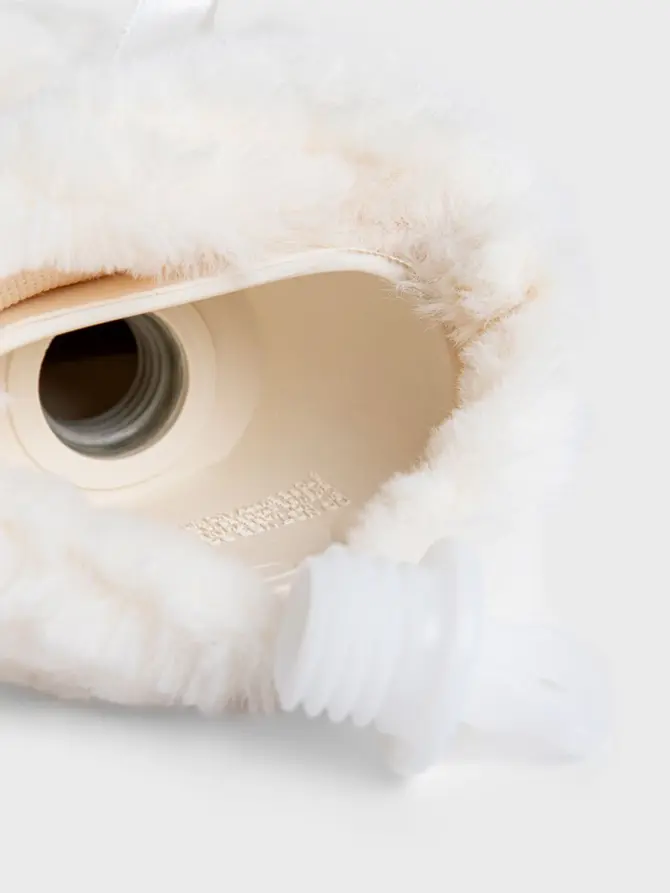 Termofor GOODIE z pomponami 2 L