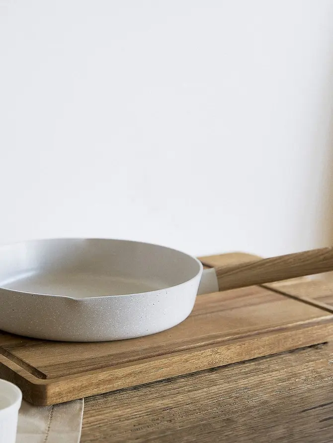 Patelnia LOREBURN z powłoką ceramiczną śmietankowa 24 cm