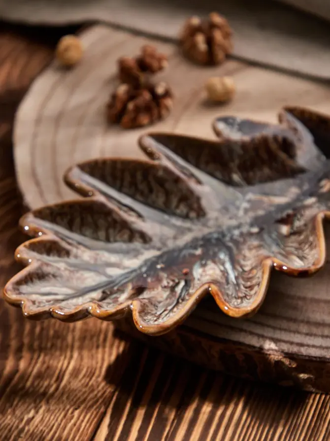 Taca dekoracyjna CRISPO liść 20x11,6x2,6 cm