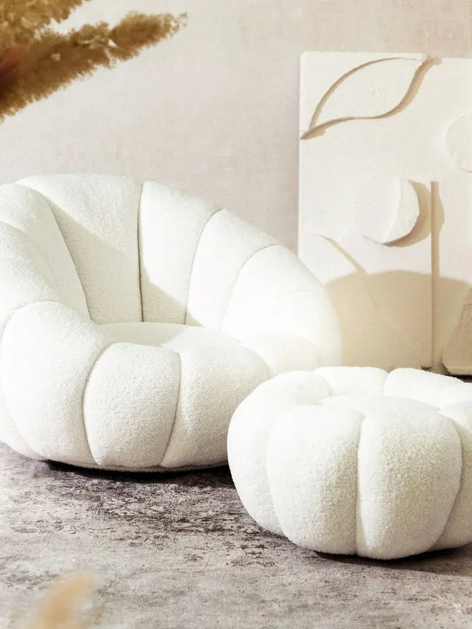 Fotel DOUILL obrotowy ecru w tkaninie TEDDY 94x88x62 cm