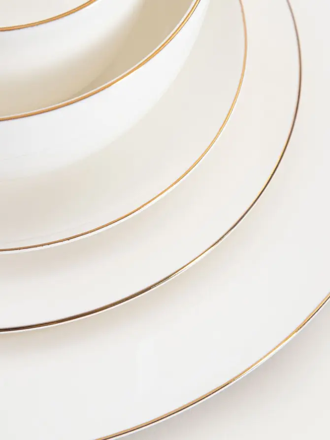 Filiżanka ze spodkiem AUROO porcelanowa ze złotą obwódką 0,25 l