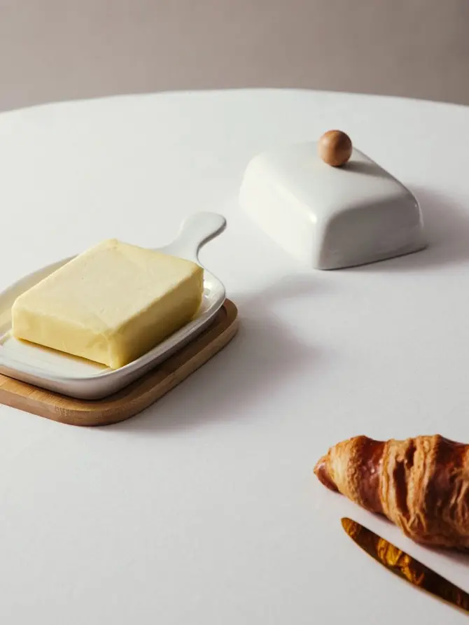 Maselniczka FINCAN porcelanowa z bambusową podstawką 22 cm
