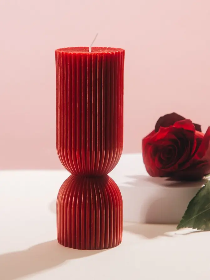 Świeca dekoracyjna CHERISH LOVE Czerwona 324 g