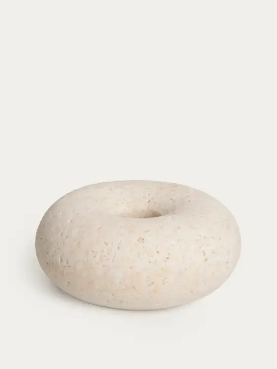 Świecznik ONDA o wyglądzie trawertynu donut 10x10x3,5 cm