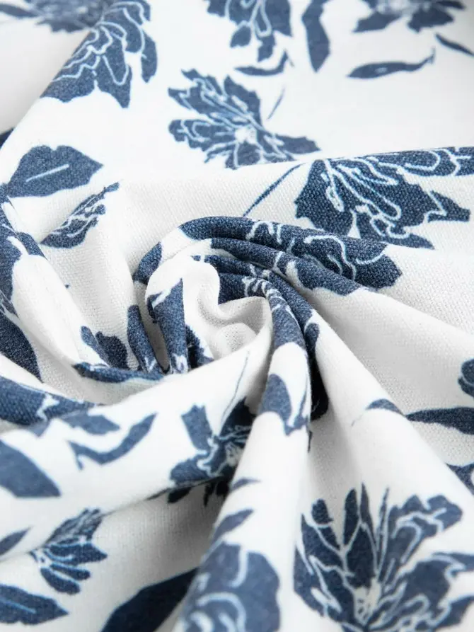 Obrus FLORAL HAMPTONS z kwiatowym wzorem 130x180