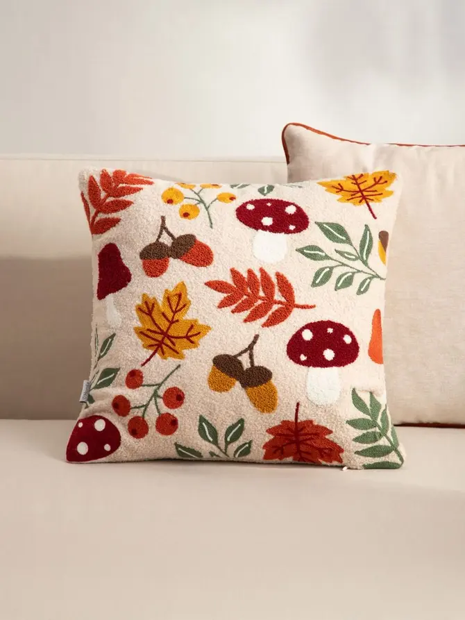 Poszewka HERFS z jesiennym wyszywanym wzorem 45x45cm