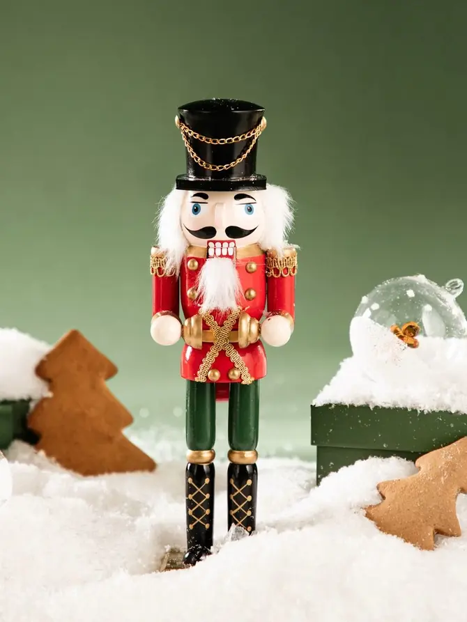 Figurka NUTCRACKER dziadek do orzechów z talerzami 30 cm