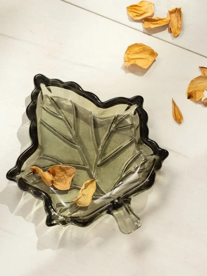Taca dekoracyjna AUTUMN AURA liść szklany zielony 14x12x2 cm