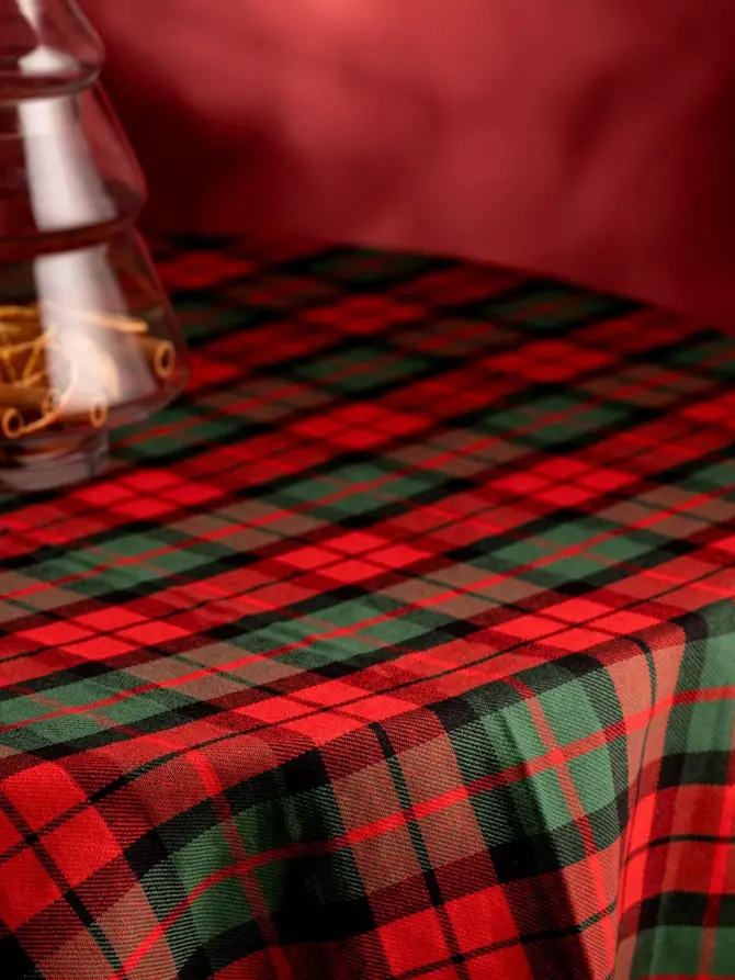 Obrus TARTAN w kratę okrągły 140 cm