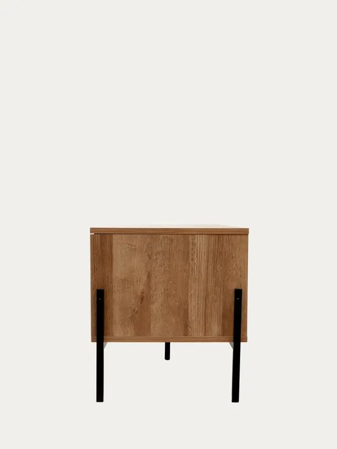 Szafka RTV HAGA z rattanem i z metalowymi nogami 140x40x44 cm
