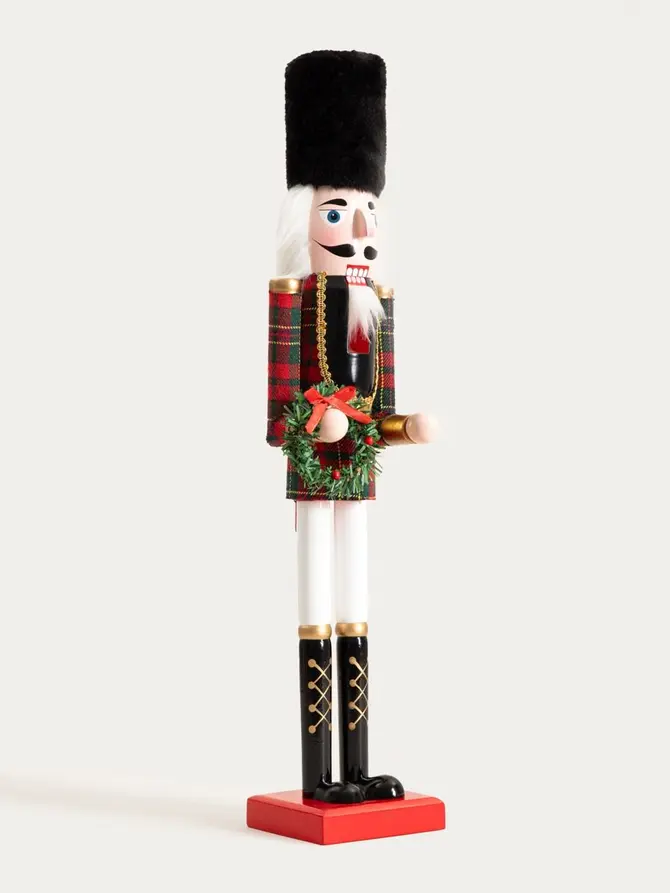 Figurka NUTCRACKER dziadek do orzechów ze stroikiem 50 cm