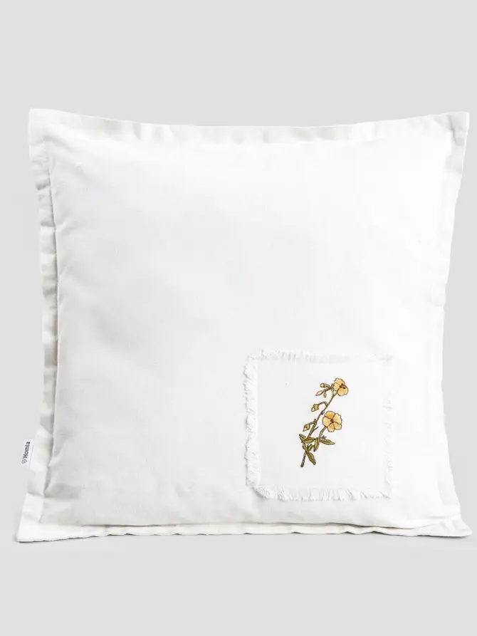 Poszewka MEADOW FLOWERS ecru z haftowanym kwiatem 45x45cm
