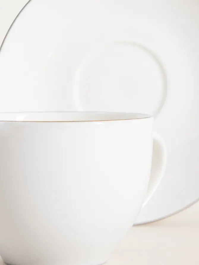 Filiżanka ze spodkiem AUROO porcelanowa ze złotą obwódką 0,25 l