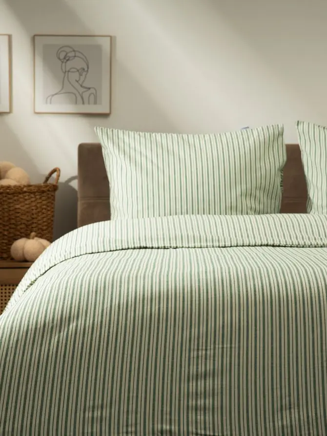 Pościel CHERISH bawełniana z barwionych nitek w zielone pasy 220x200 + 2*50x60 cm