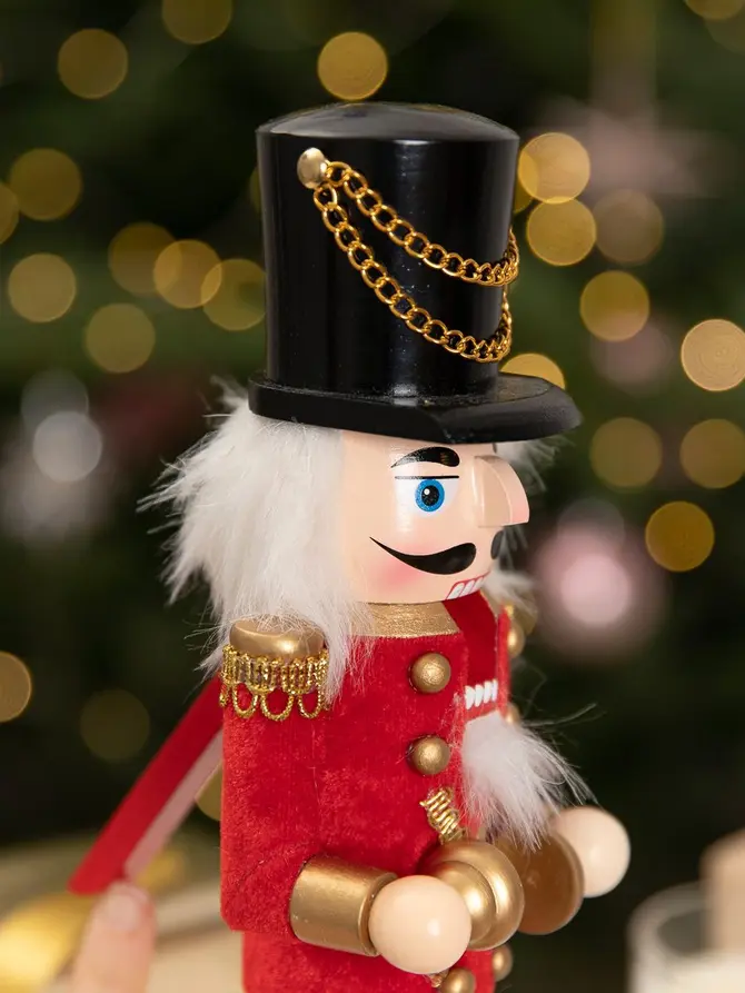 Figurka NUTCRACKER dziadek do orzechów z talerzami 30 cm