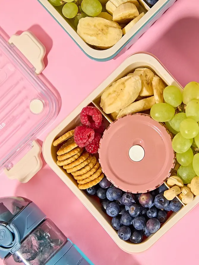 Lunchbox POPPIE z łyżeczką różowy 2.15 l