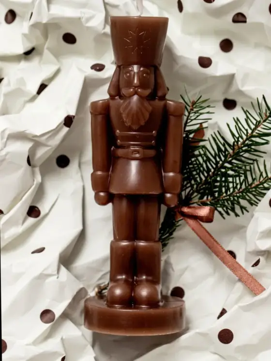 Świeca dekoracyjna NUTCRACKER dziadek do orzechów czekoladowy 150 g