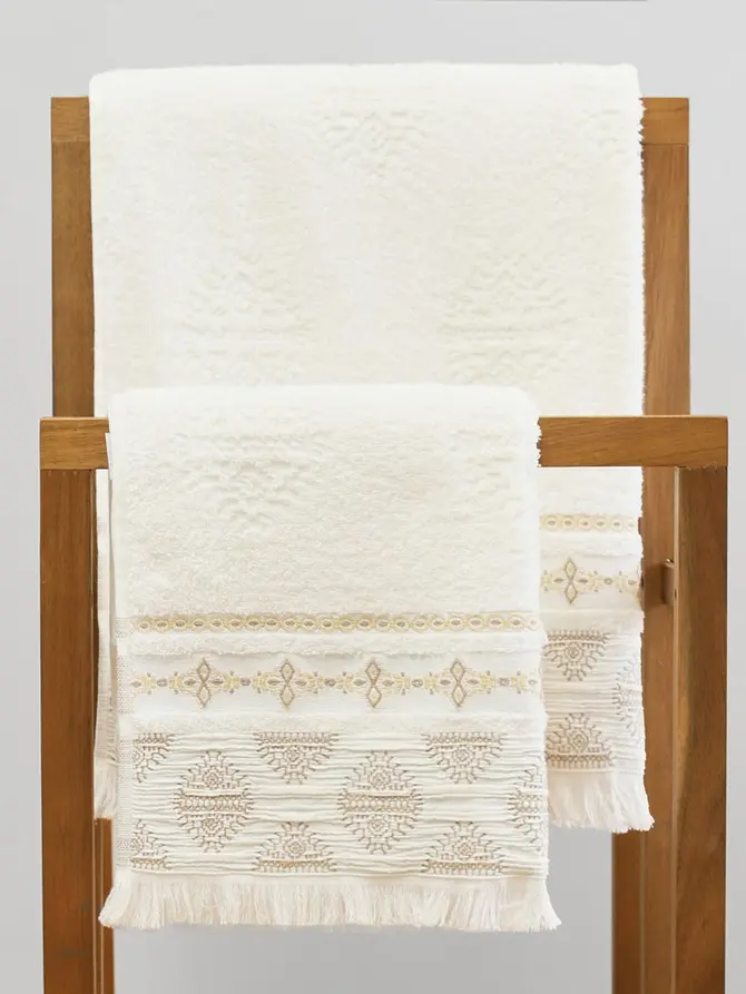 Ręcznik SOLTA Boho z frędzlami 70x130 cm