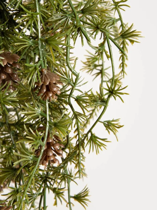 Choinka LARIX na pieńku w jucie 50 cm
