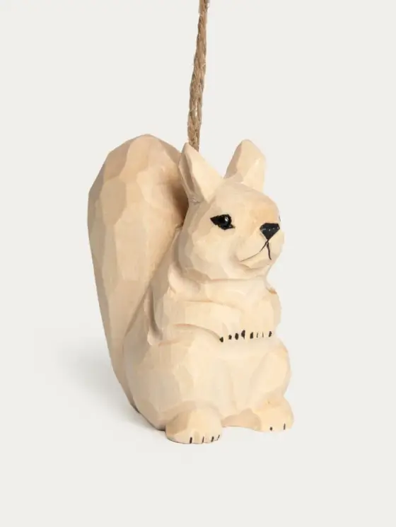 Zawieszka TIRO drewniana wiewiórka 7,5 cm