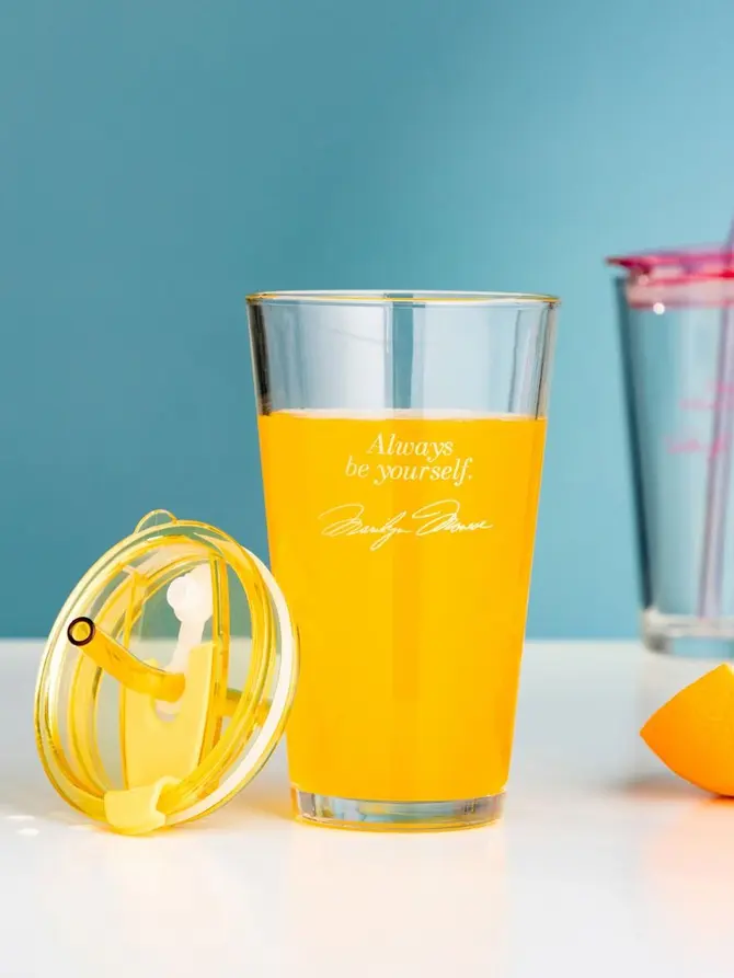 Szklanka MONROE SUMMER ze słomką i cytatem żółta 0,4 l